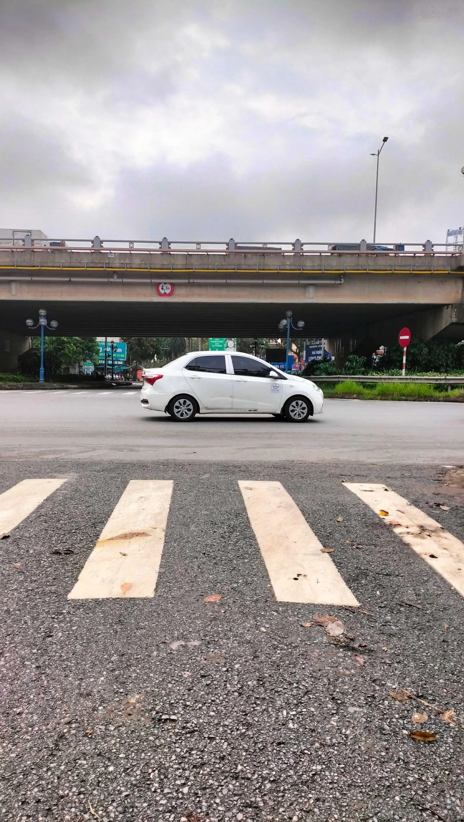 View hồ vườn hồ Long Biên* kinh doanh - nghỉ dưỡng, 3 tầng x 90m2 bề thế, MT 8,2m, ô tô đỗ ngày đêm