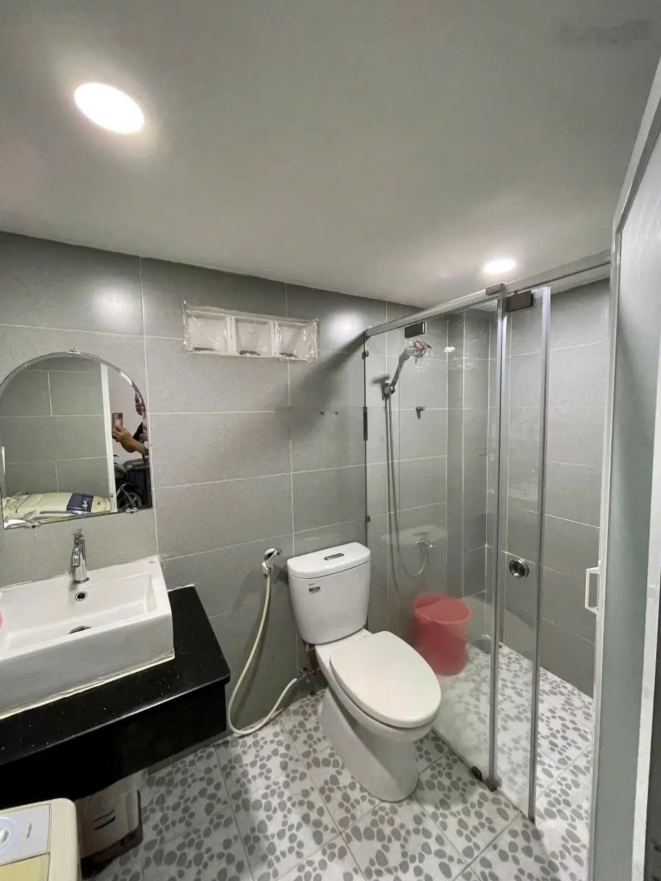 Sẵn dòng tiền 35tr/tháng, oto đậu trong nhà, 3 lầu đúc, 10,5 tỷ thương lượng. LH xem nhà 0906435138