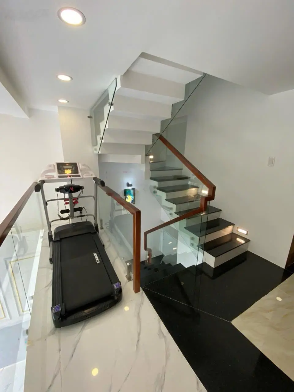 Bán Nhà Mặt Phố 5 Tầng 72m2 P.Tân Hưng, Quận 7, mới đẹp 100%. Đường rộng 16M, giá sốc 13,5 tỷ