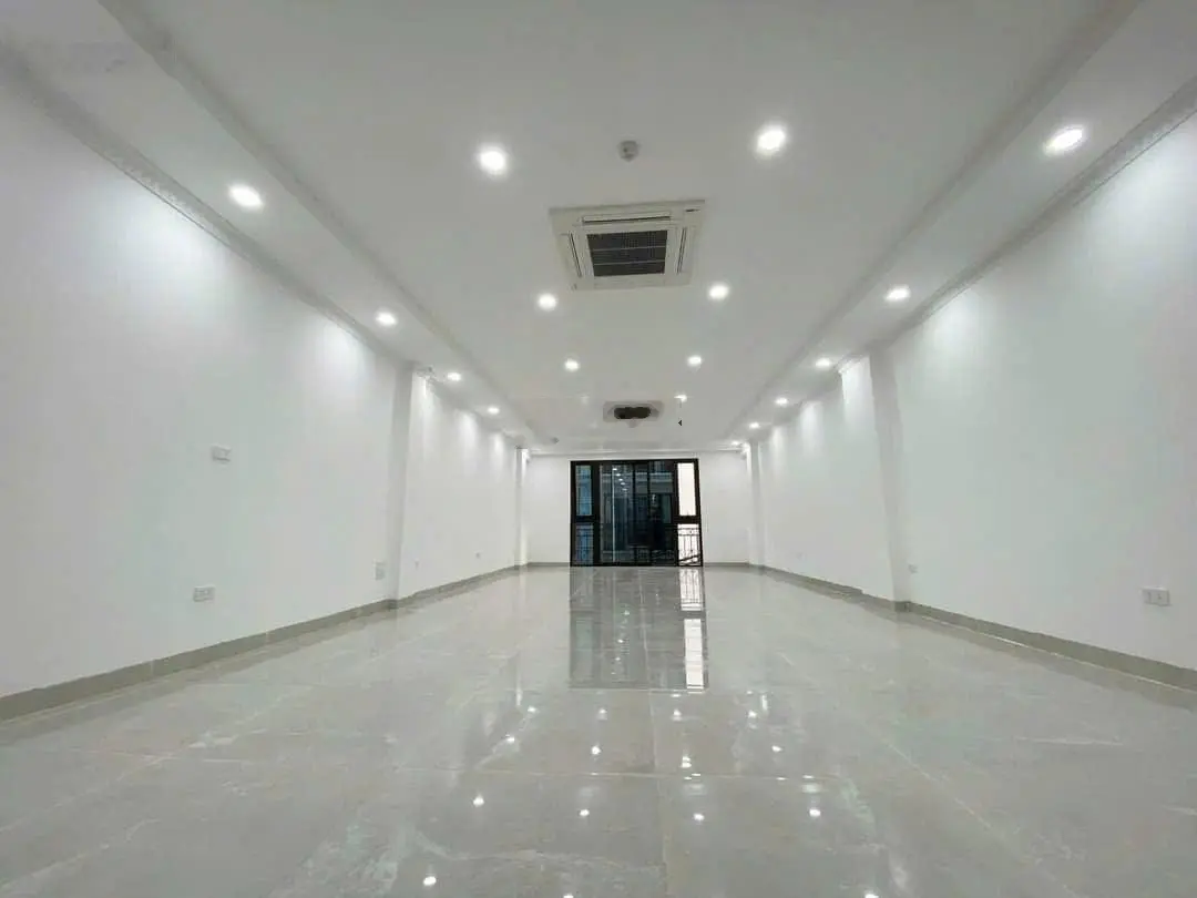 Siêu phẩm phố Trung Kính, thông sàn, tầng hầm, thang máy. Kinh doanh văn phòng, đường 8m ô tô tránh