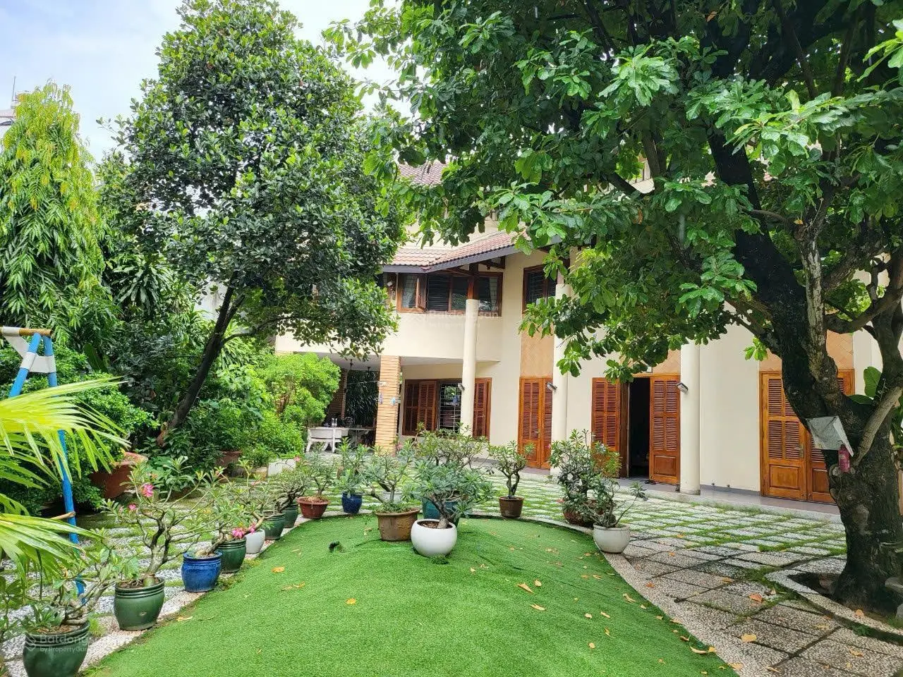 Bán biệt thự 20x24 (440m2) hướng ĐN, sẵn HD thuê 100tr/th ngay Trần Văn Sắc chỉ 66 tỷ TL mạnh