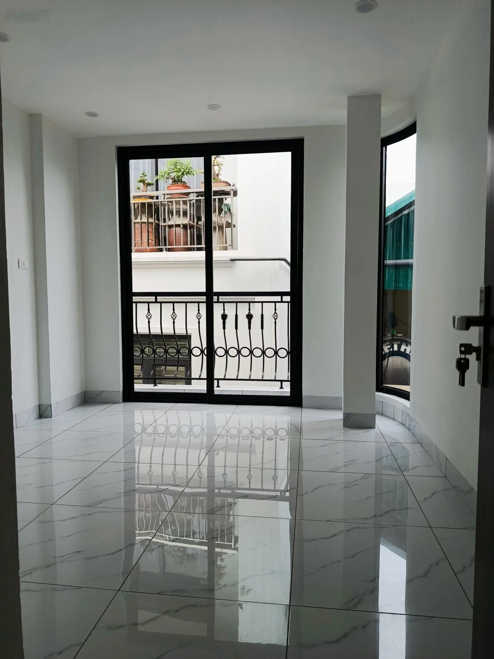 Bán nhà Yên Lũng An Khánh gần chân cầu vượt An Khánh 40m2 4 tầng lô góc thoáng đẹp full nội thất