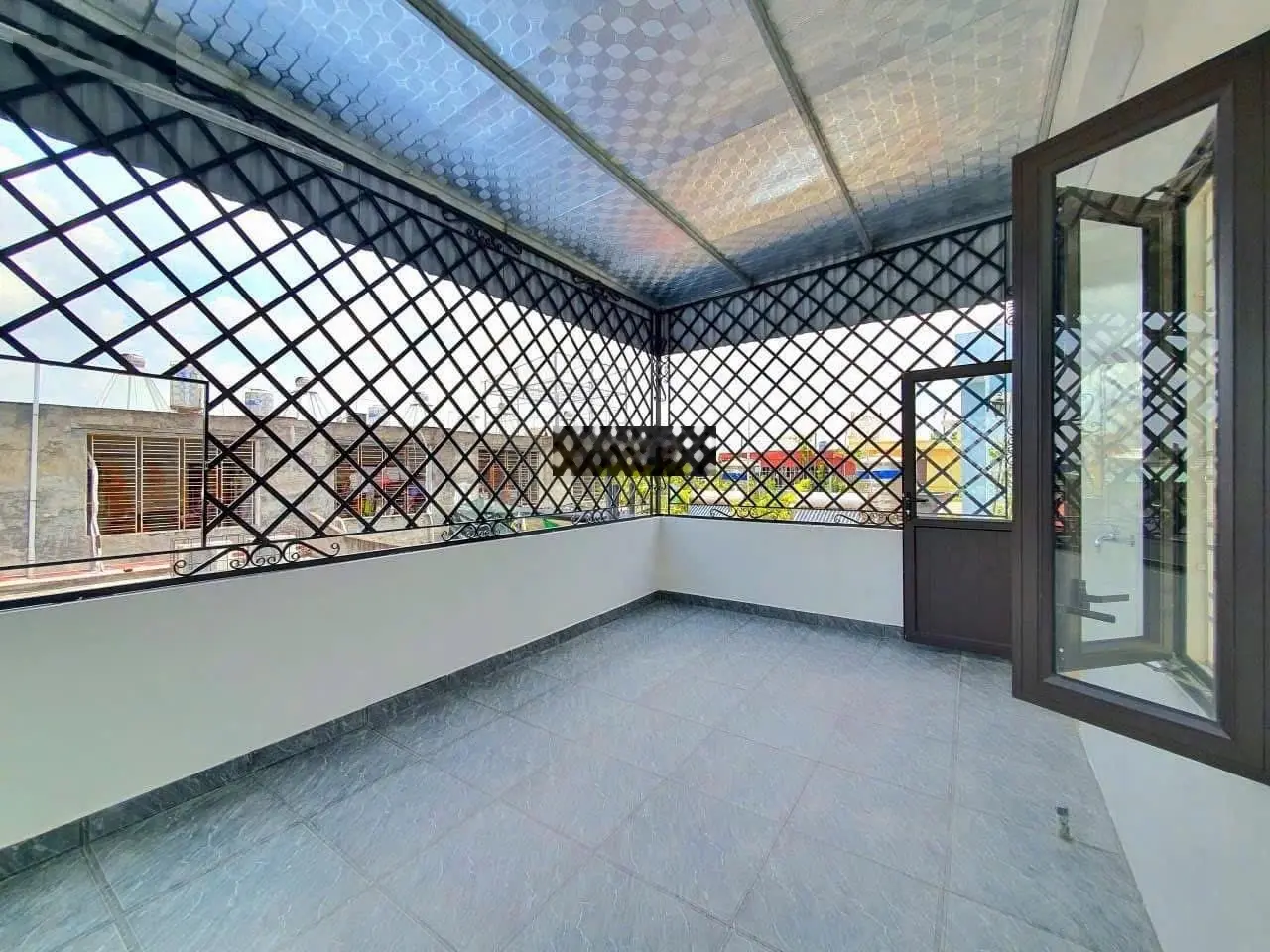 Dãy siêu phẩm sát mặt đường Thiên Lôi - Aeon. Ngõ oto qua lại 4,09 tỷ