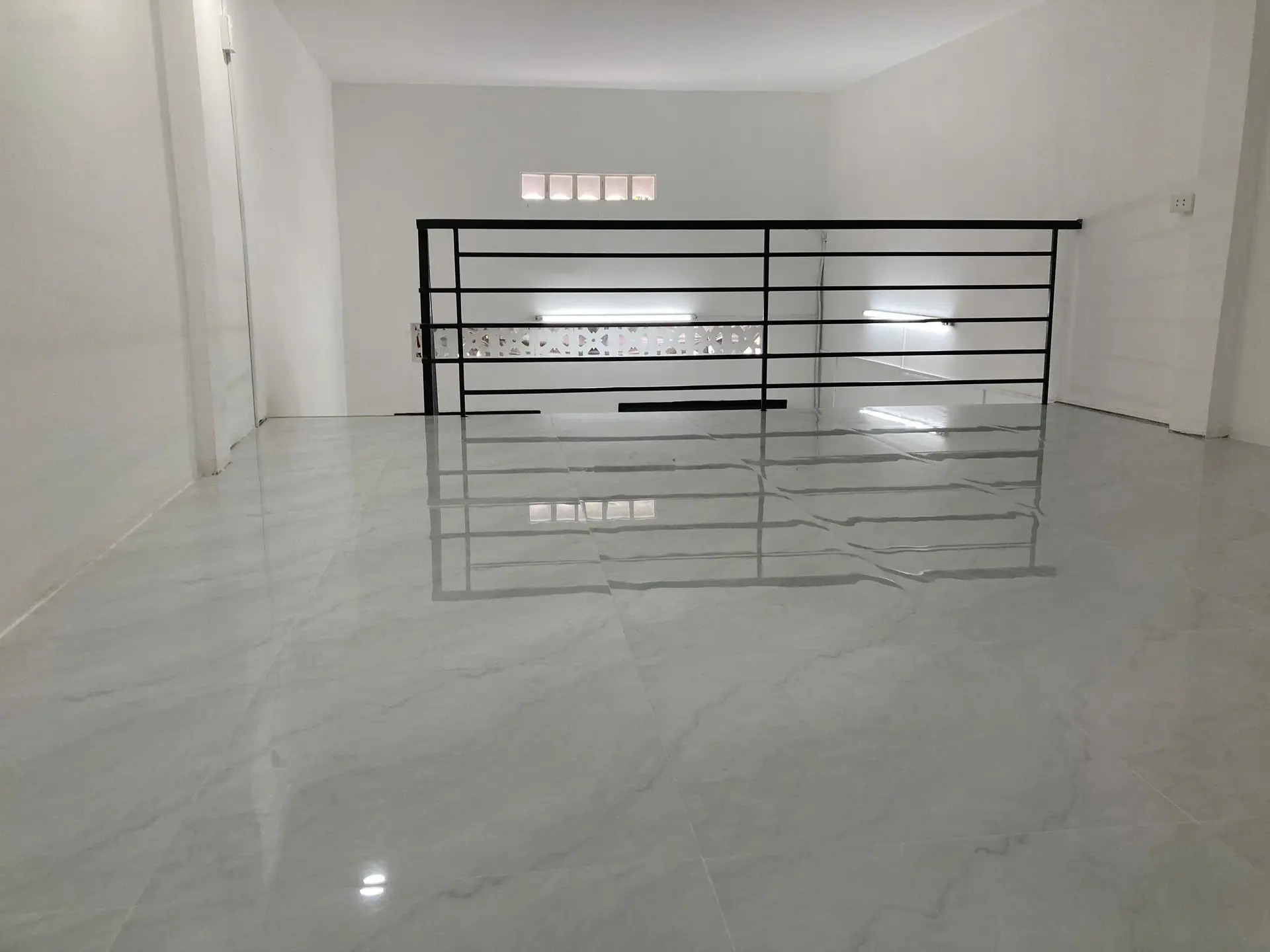 Bán gấp nhà Mễ Cốc, sát chợ, khu an ninh, nở hậu, hỗ trợ vay bank