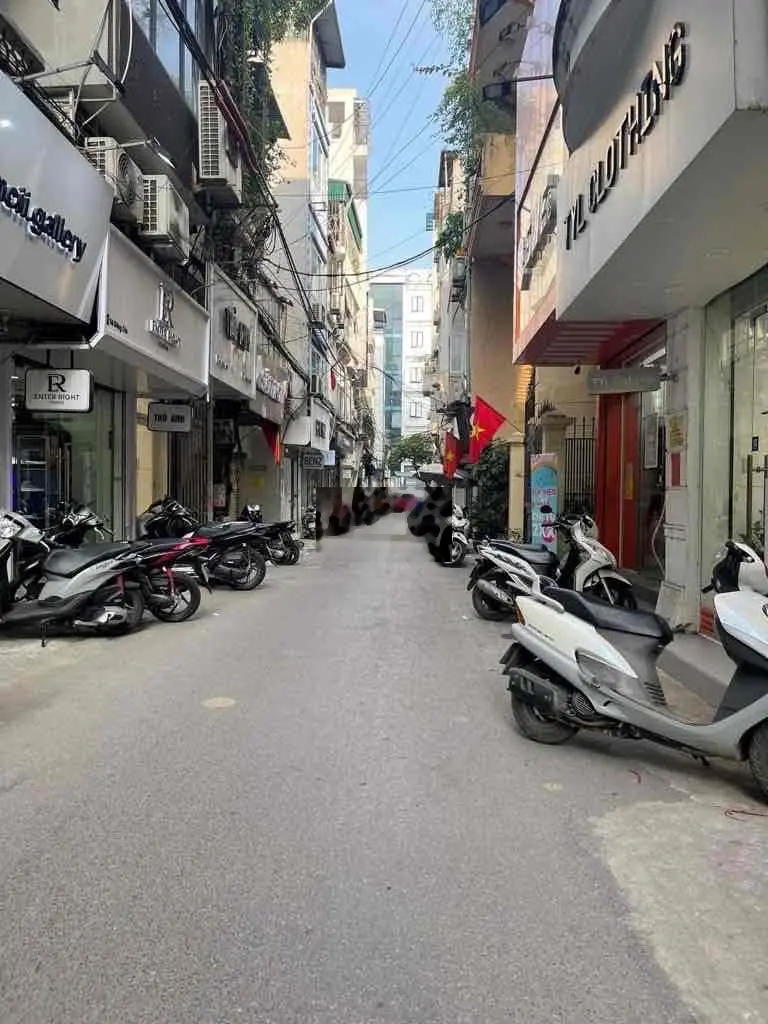 Bán nhà mặt phố Đông Các quận Đống Đa.Nhà Dân xây ở Kinh Doanh vip
