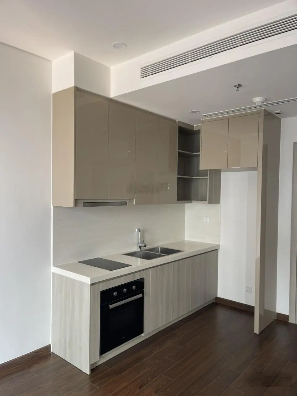 Chính chủ bán chuyển nhượng căn 1N cộng 43m2 tại toà A Masteri gía: 2,8 tỷ lh: 0963 882 ***