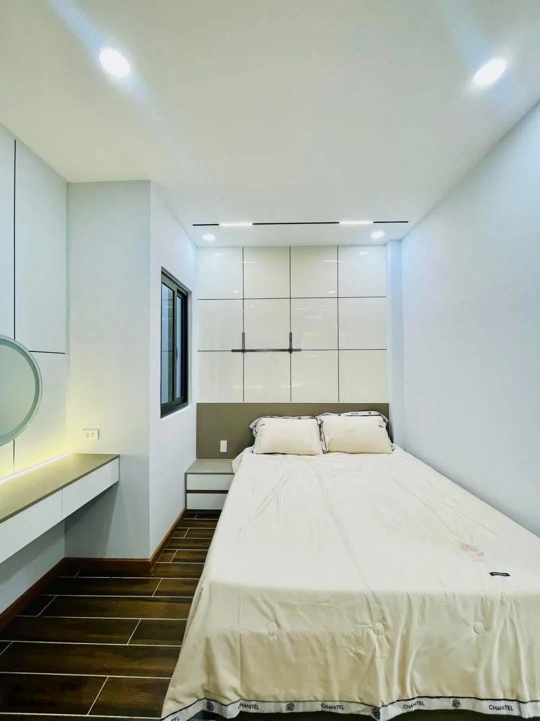 Sổ hồng trao tay, có ngay nhà đẹp - Đ. Hoàng Diệu, Quận 4. Giá: 2 Tỷ 620 / 55.2m2. Hẻm ô tô 4m