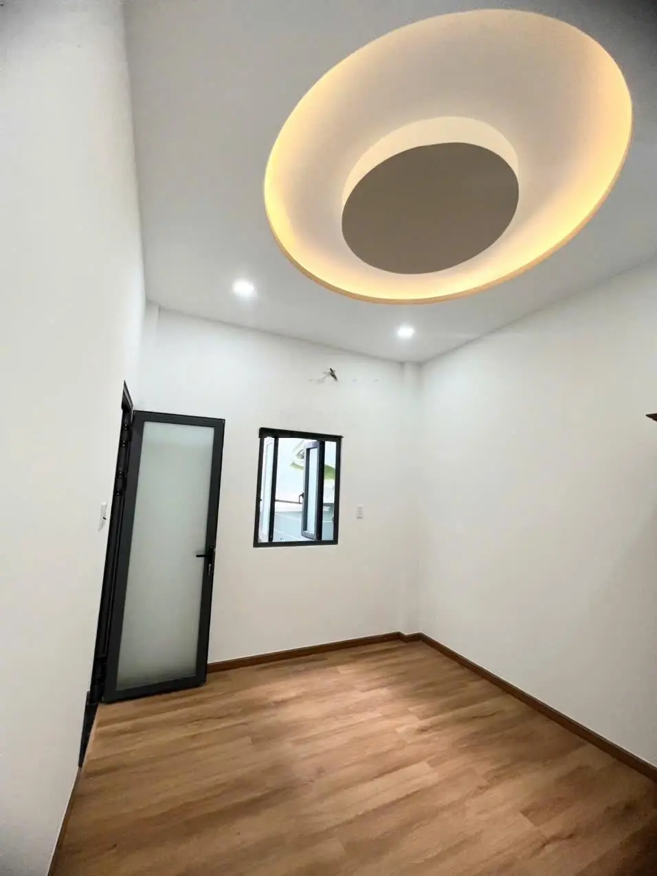 Bán nhà kế Chợ Tăng Nhơn Phú B , Quận 9 _ Hướng Tây Bắc, 3PN