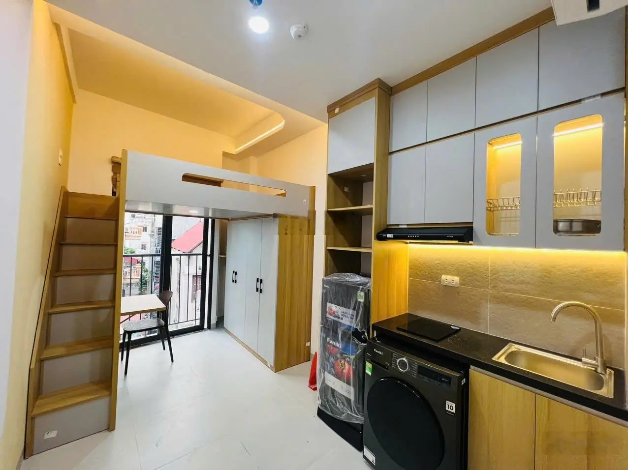 Bán tòa CCMN Phạm Văn Đồng, đầu tư, dòng tiền khủng, gần phố, 66m2 15.X tỷ