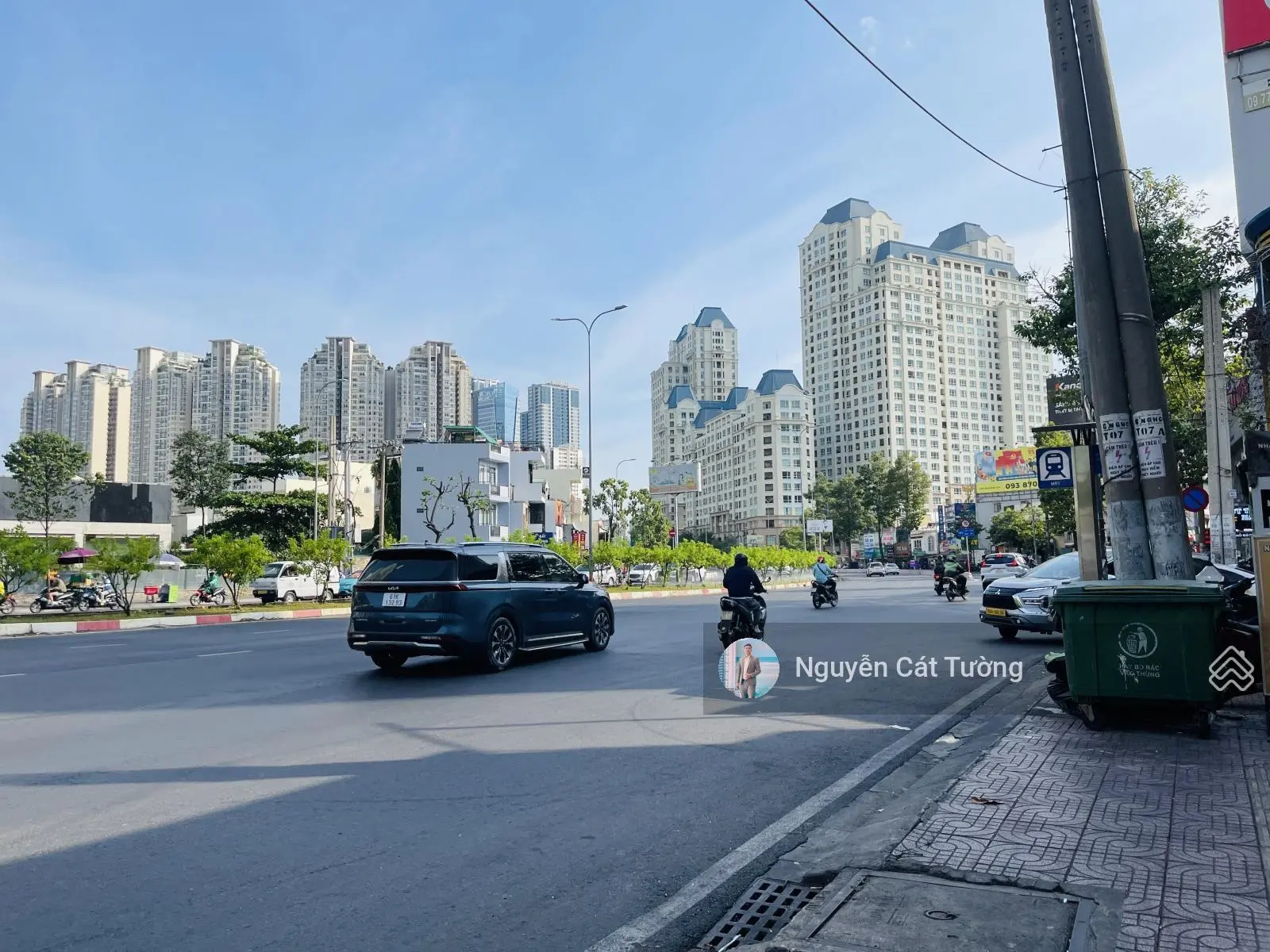 Gấp Bán Nhà 3 Tầng_ Ngay Ngã Tư Hàng Xanh _105m2 _ (5.2 x21m) Sổ Vuông A4. _ Đường 10m, Khu Bàn Cờ.