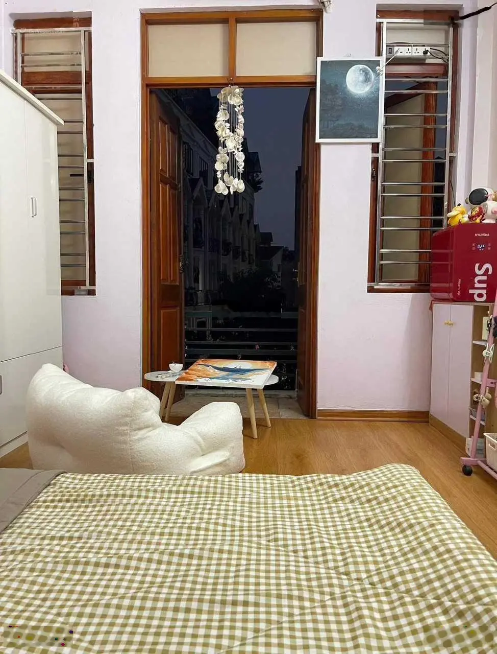 Cần bán nhà 42m2, MT 3,3m, 4 tầng, ngõ Vũ Tông Phan, phân lô ô tô tránh, cho thuê 17tr/th, 8,5 tỷ