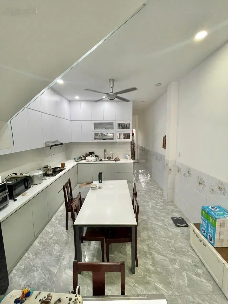NHÀ ĐẸP 1 TRỆT 1 LẦU HOÀN CÔNG ĐẦY ĐỦ Diện tích 90m2 Ngay chợ dĩ an