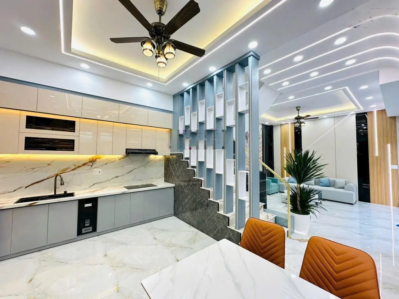 Bán Nhà 10m x 5m. Xây mới 3 lầu hẻm 10m chỉ sau nhà mặt tiền đường Liên Khu 2-5 P.Hiệp Thành