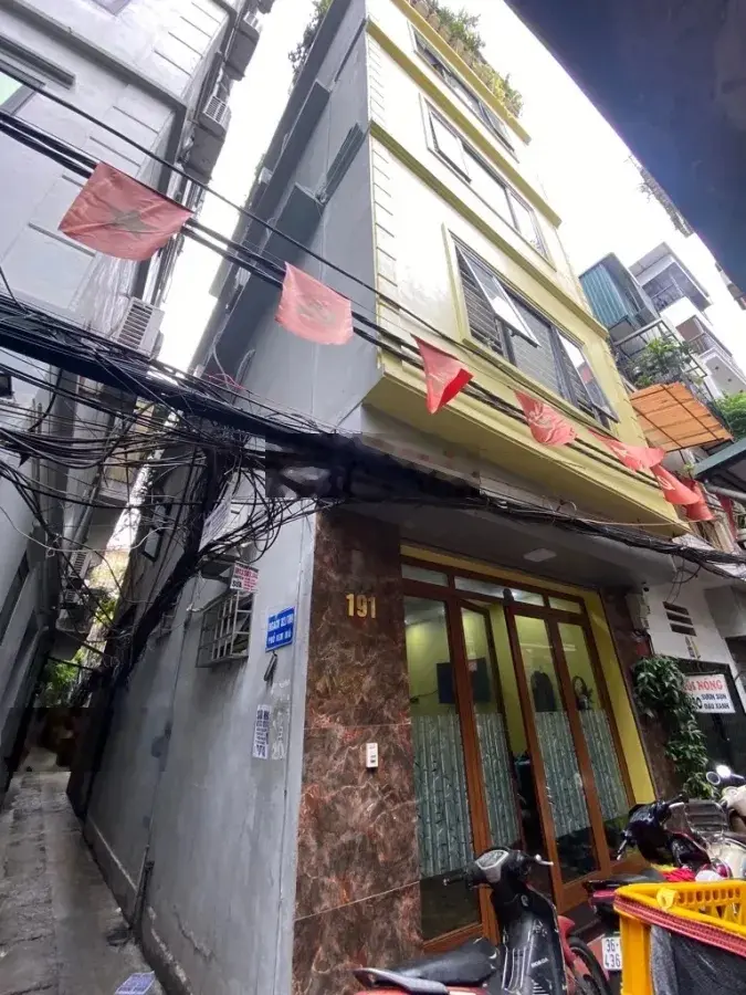 Bán nhà Cầu Giấy - căn góc 3 thoáng vĩnh viễn - nhà mới - khu dân trí cao - cách ô tô tránh 5m
