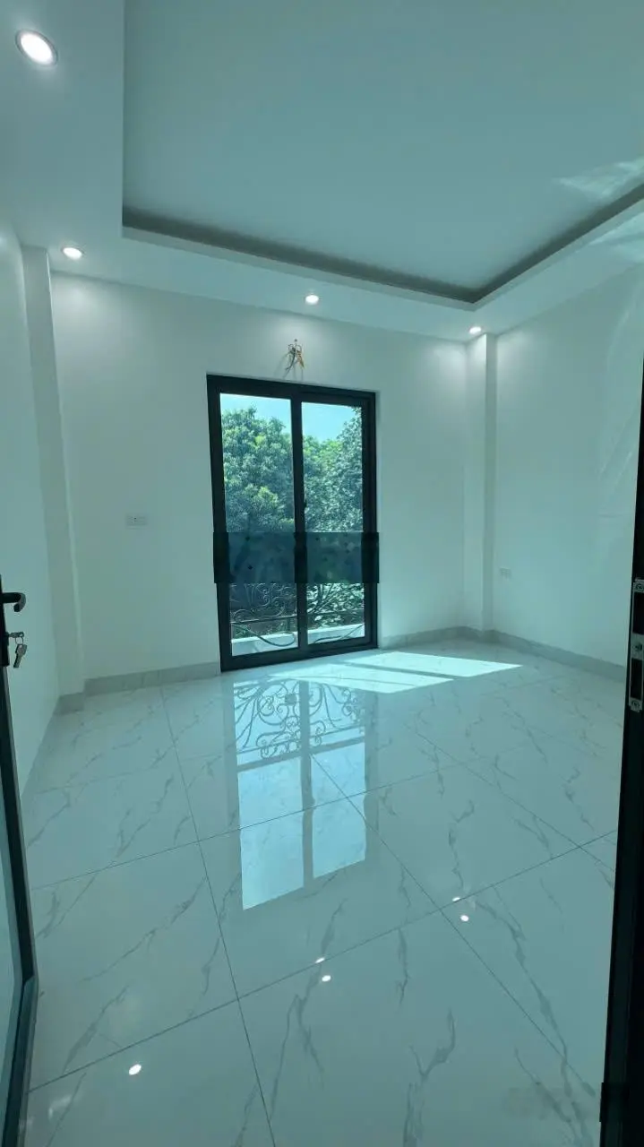 Bán nhà 4Tx45m2 chỉ 3.4 tỷ. Ô tô đỗ gần chợ, trường học. Giáp QL6, cầu Mai Lĩnh mở rộng. 0966929600
