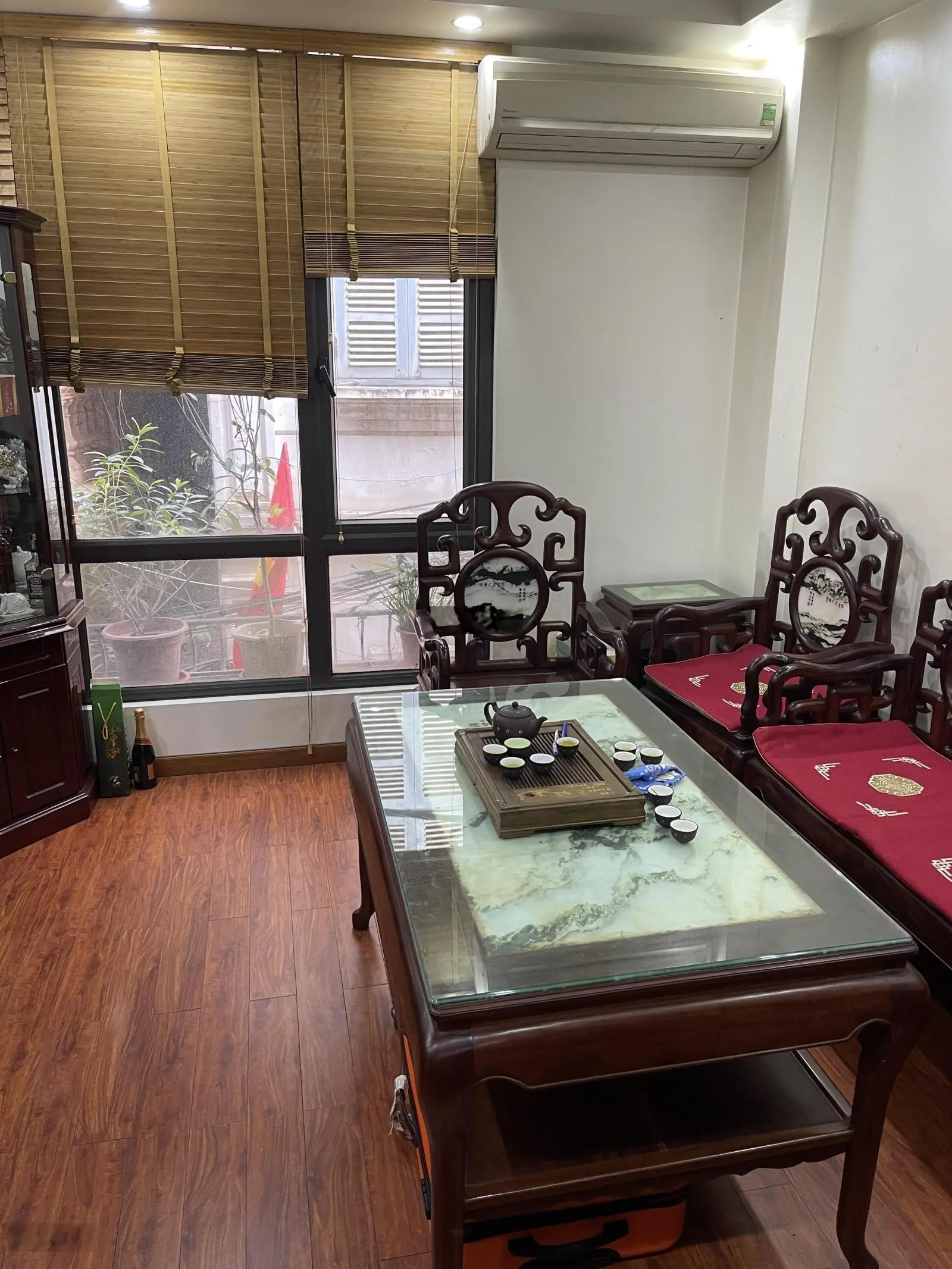 Bán nhà Văn Cao, cực đẹp, ngõ nông và thông, diện tích 35,5m2. MT 6,15m siêu đẹp