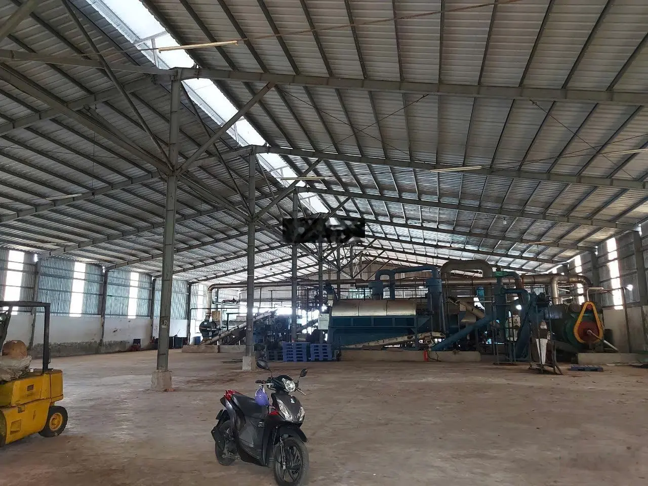 Bán, cho thuê nhà xưởng thị trấn Trần Đề, tỉnh Sóc Trăng. DT: 81x90m. Giá 12,2 tỷ