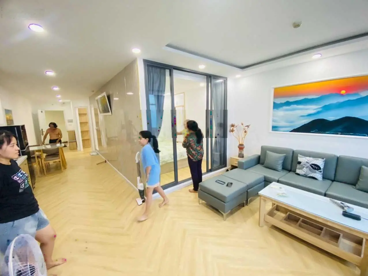 Bán căn hộ nội thất đẹp view biển ở Mường Thanh Khánh Hòa