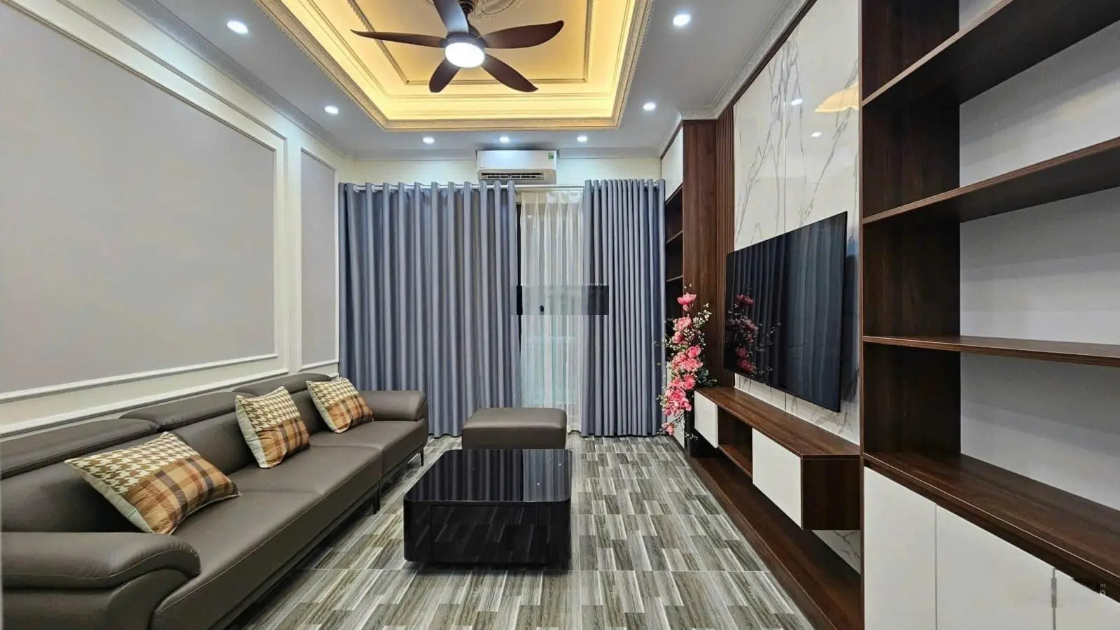 GẤP! Bán nhà riêng THANH XUÂN, ngã tư sở 38m2, 6 tầng THANG MÁY, Chỉ 8 TỶ (có TL), duy nhất!