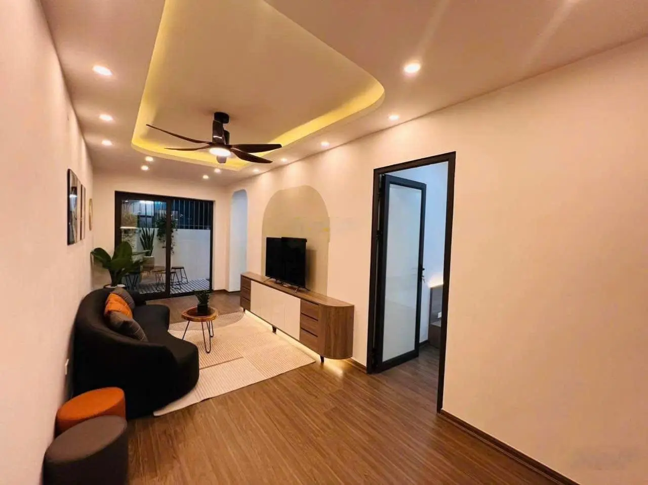 Bán gấp căn 67m2, 2ngủ&1vs HH4C Linh Đàm Hoàng Mai. Lh: 0966 455 *** em Thuỷ