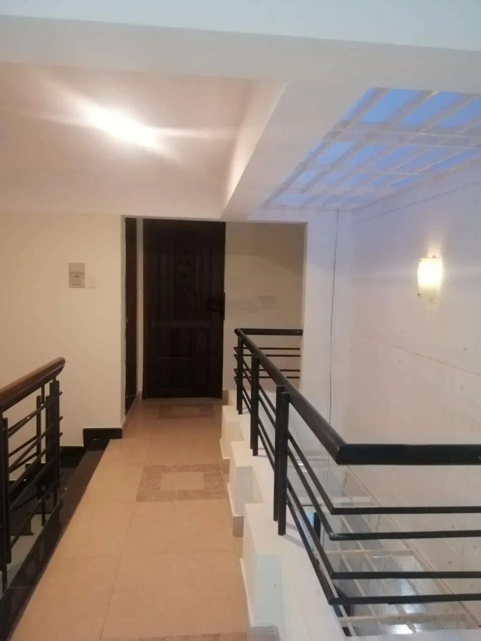 Nhà phố kinh doanh 5x16m, 1 hầm 1 trệt 2 lầu ST, siêu vị trí, HĐ thuê 32 tr/tháng giá bán 18 tỷ TL