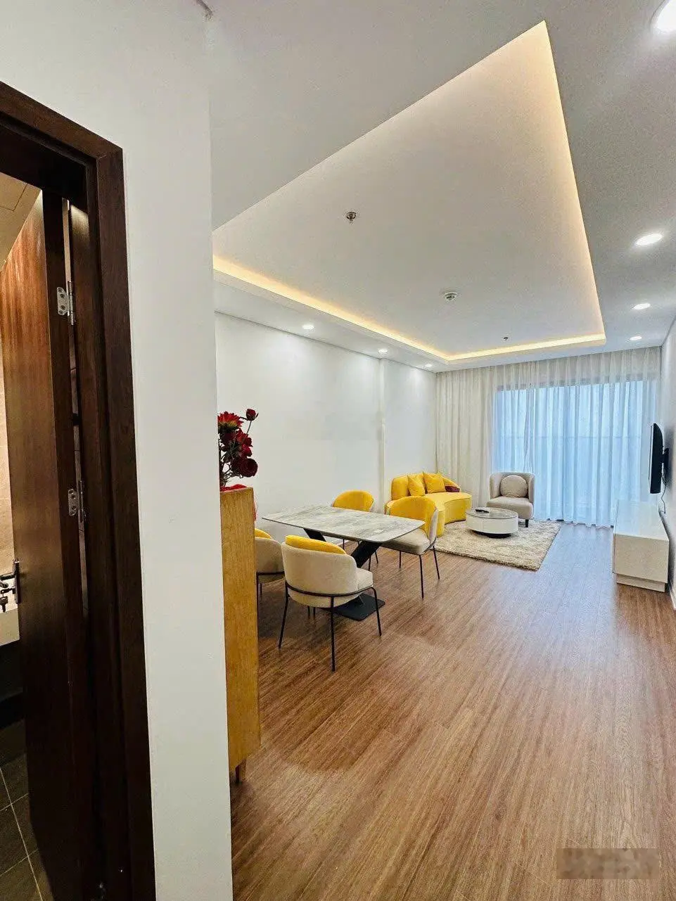 Cần bán gấp CH tầng cao view sông diện tích 74.78m2 giá chỉ 4.3 tỷ - LH: 0588 090 ***