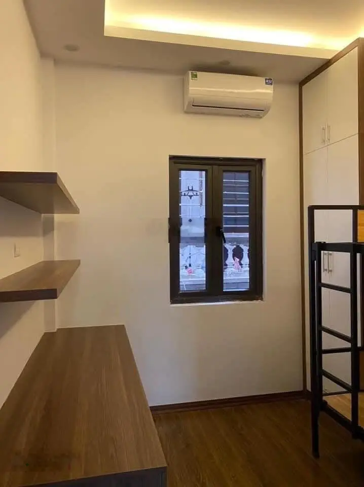 bán nhà thái hà 40m 5T MT 3m giá 9,9 tỷ.nhà phân lô,gần phố, ôtô đỗ của, 20m ra phố. víp nhất khu.