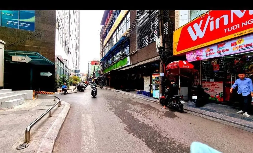 Chính chủ gửi bán nhà cấp 4 Lê Văn Lương diện tích 104m, lô góc.