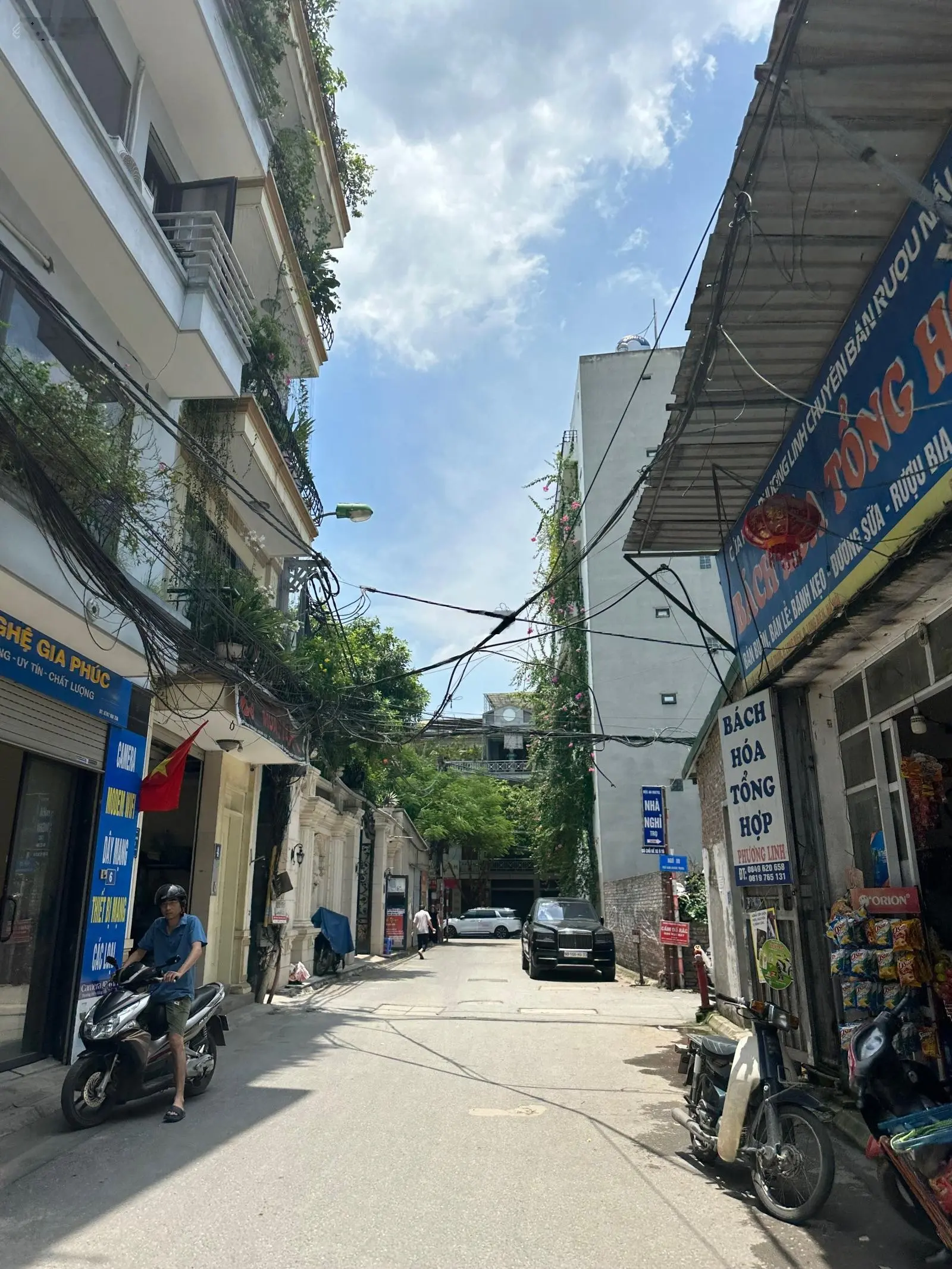 Bán nhà phố Trạm kinh doanh hiệu thuốc spa 7 tầng thang máy 56m giá hơn 10tỷ ô tô thông