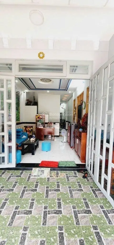 CHDV mặt tiền 5 tầng. 10p. Cho thuê 30tr. 4x25. 100m2. Đang ngợp. 7tyx