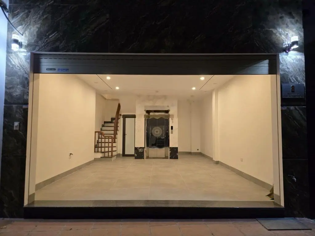 Bán Nhà riêng 42m2, 9,3 tỷ gaza oto thang máy -3 bước đường Hồng Tiến Ngọc Thụy- Chính chủ