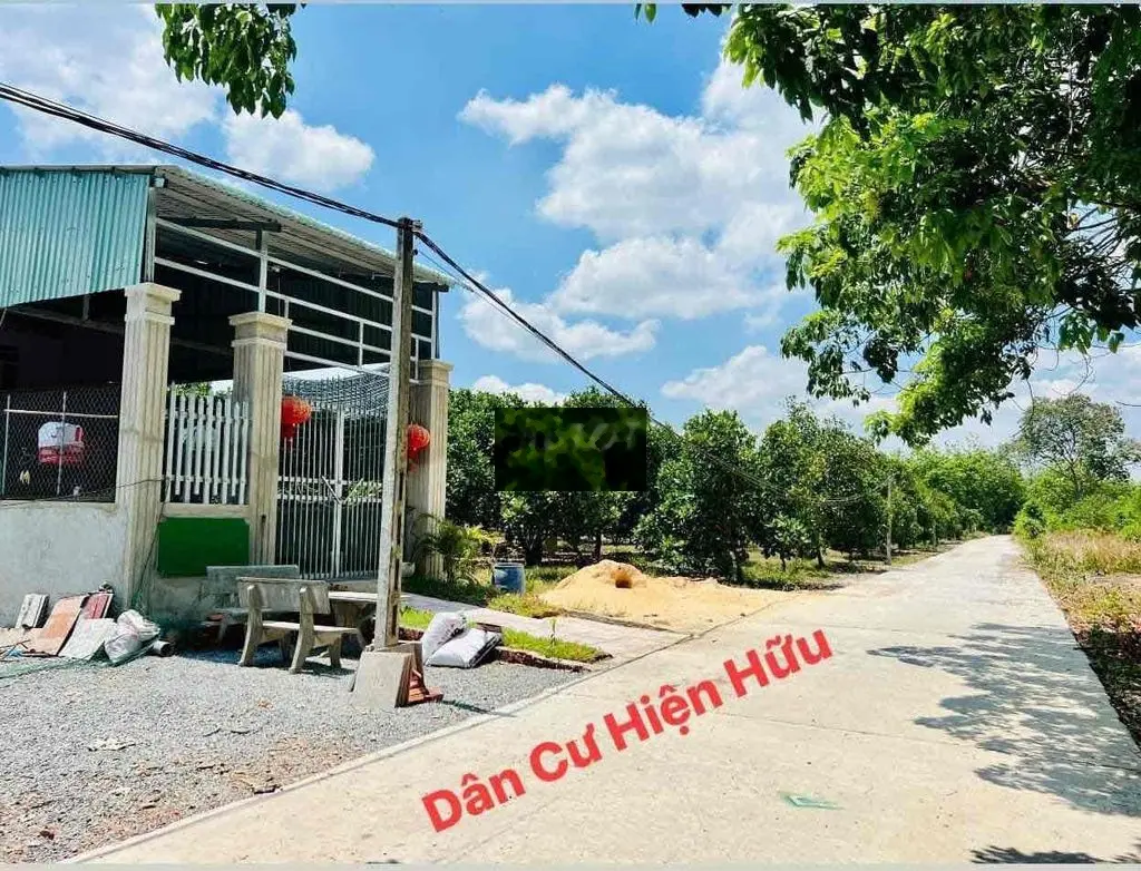 Gia đình muốn bán miếng vườn 1055m2 giá 380tr, vuông vức đẹp lắm