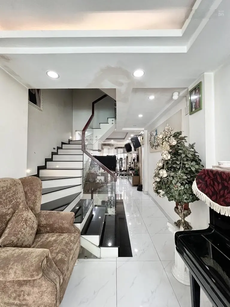 Nhà Hiếm Bán Q10, 3 tháng 2 , nhỉnh 10 tỷ, nhà 5 tầng, Hẻm Xe Hơi Tránh, 51m2