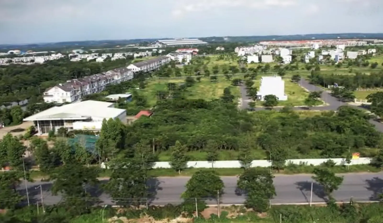 Cần bán gấp lô đất khu đô thị Long Hưng City diện tích 100m2 giá chỉ 2tỷ1