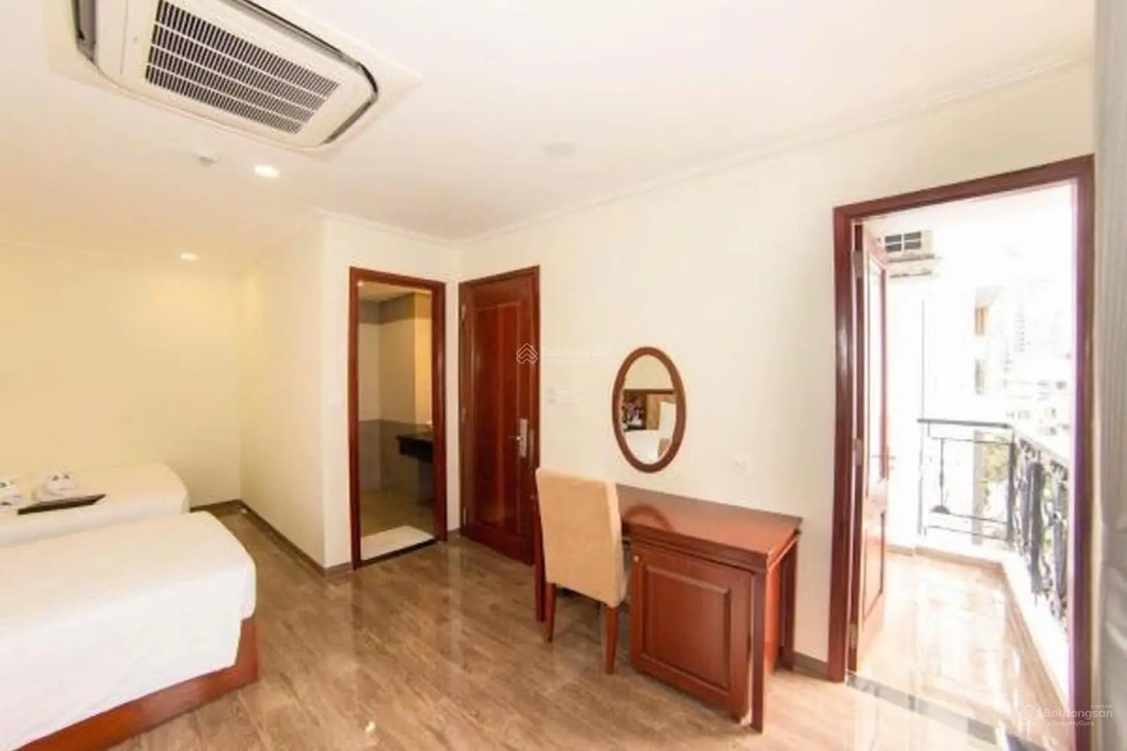 Cần bán khách sạn 7 tầng khu Quân Trấn (khu phố Tây sầm uất) - Giá chỉ 17tỷ (thương lượng)