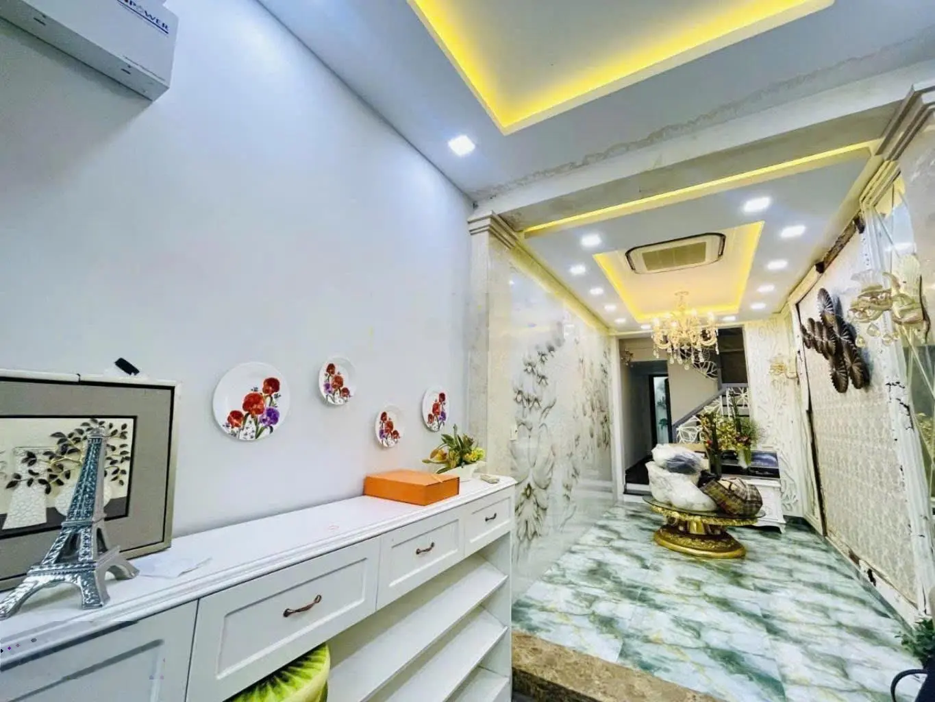 Siêu phẩm quận 10,HXH Cách Mạng Tháng 8, giáp Bắc Hải, 4 Tầng, Thang máy, 46m2, 5Pn, 8.95 Tỷ