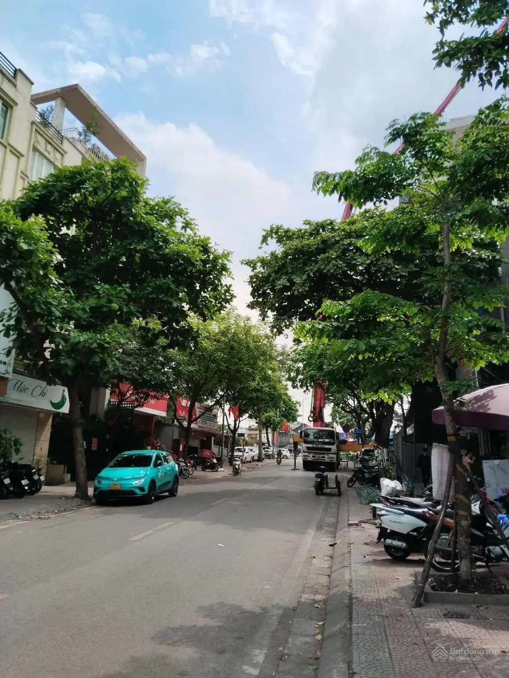 Bán nhà mặt phố Ngọc Lâm, Long Biên, DT 182m2 - LH: 0989819365