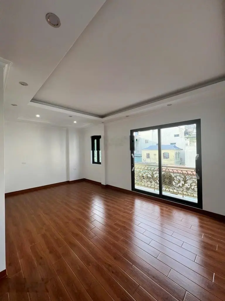 Bán gấp nhà Lạc Long Quân - Tây Hồ sát phố đi bộ Trịnh Công Sơn giá hơn 11tỷ