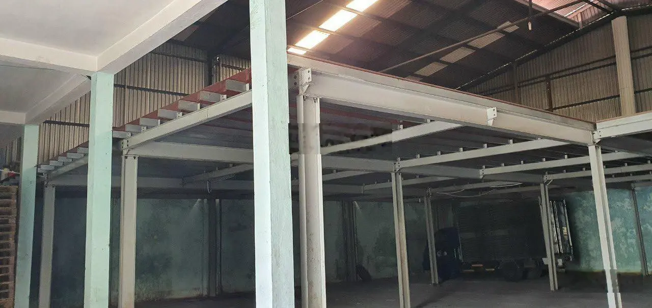 Bán nhà giá rẻ MT đường Gò Dưa, DT: 21x69m (1380m2)Giá: 54tr/m2. Lh: 0903 398 ***