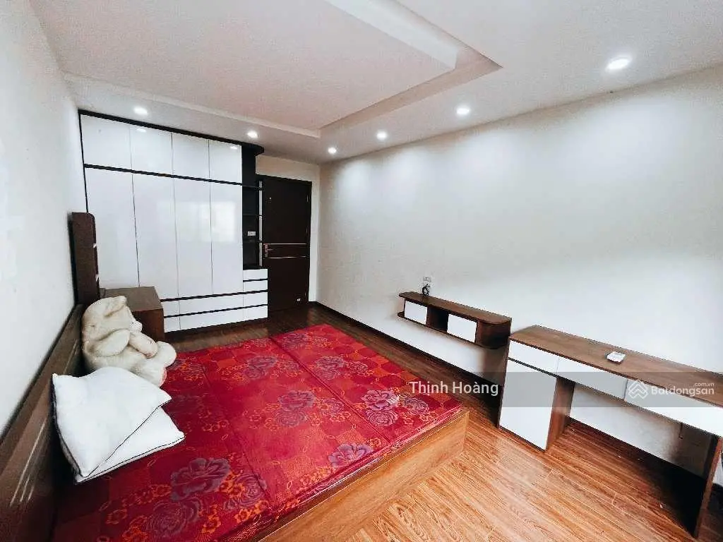 Nhà đẹp: Phố Ngọc Trì diện tích 165m2: 5 tầng full nội thất
