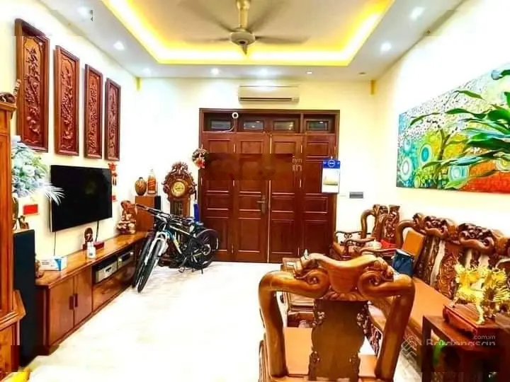 Bán nhà Phú Diễn dân xây 40m2, oto đỗ cổng, 4 tầng + 4PN, sát oto tránh, gần hồ, giá 5 tỷ 18
