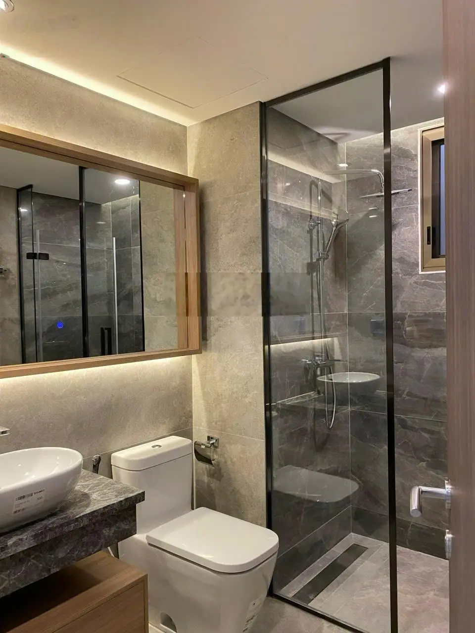Cần bán CH cao cấp 3PN, 130m2, Midtown M8, View trực diện sông. Tầng cao view đẹp như hình