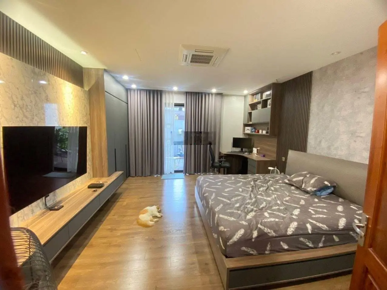 Bán gấp nhà phân lô lạc long quân xuân la sát phố gần hồ 95m mt 5m oto vào nhà hơn 26 tỷ có tl