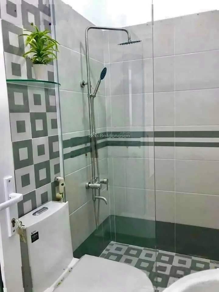Bán nhà ngộp đường Bùi Minh Trực, Quận 8. Giá chỉ 2 tỷ 450. Hẻm xe hơi.Phù hợp mua ở hoặc kinhdoanh