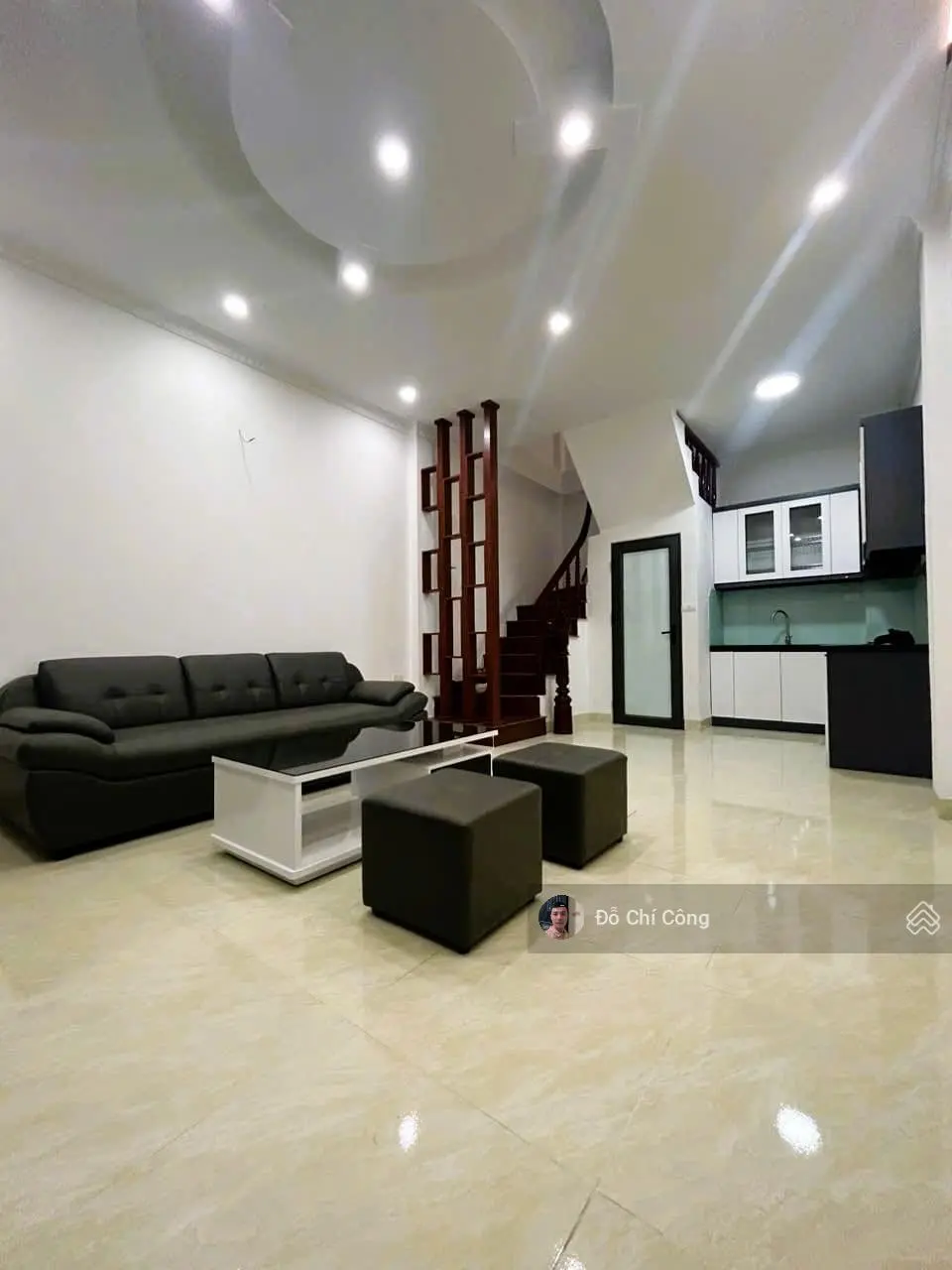 Đại La - 40m2 - full nội thất - sát phố - trước nhà rộng 3m - mặt tiền hơn 4m