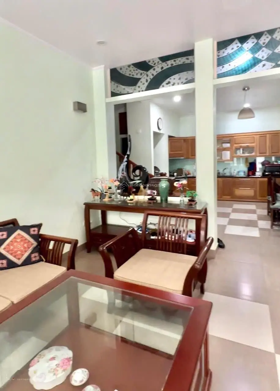Bán nhà Lạc Trung, Hai Bà Trưng. DT 86m2 4tầng mặt tiền 8m. Giá: 29.2 tỷ. LH: 0383 426 ***