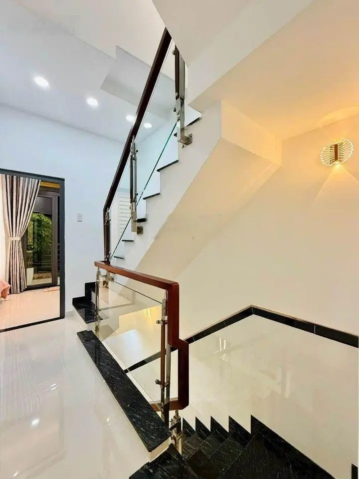 Nhà bán sát MT Sinco Bình Tân DT 80m2 GIÁ 3 tỉ 580 nhà cho thuê 7tr/th