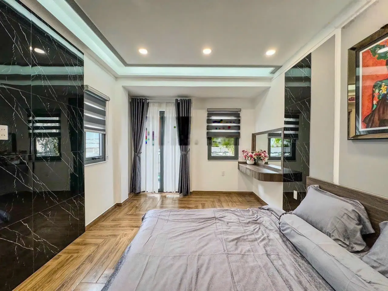 Nhà riêng 3 tầng - hẻm xe hơi - gần Vành Đai 2 - DT: 80m2 - giá 5.x tỷ