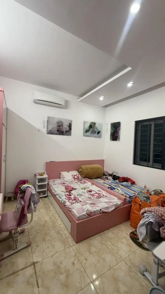 Tứ hiệp, nhà 4 tầng, dân xây, rộng_ thoáng: 42m* 4 tầng, chỉ nhỉnh 5 tỷ. hiếm khu vực. ngõ 3m.
