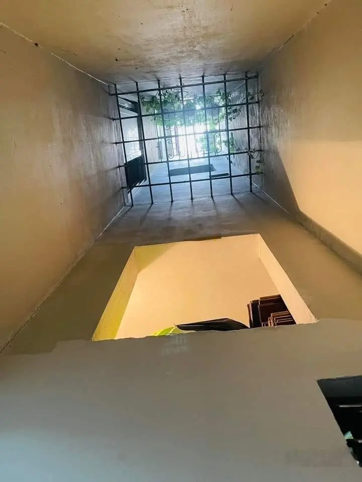 Ô tô đỗ sát nhà - ngõ thông, nhà dân xây chắc chắn 4 tầng 60m2 giá 9,9 tỷ